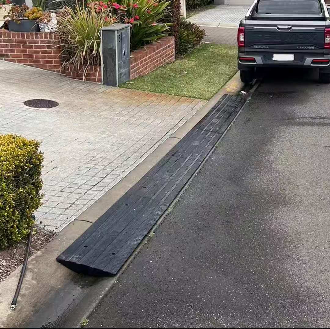 Temporary Ramp Gutter Rubber Driveway Gutter Ramp - 1.2m Black Strips – BIZ DISPLAY ELITE