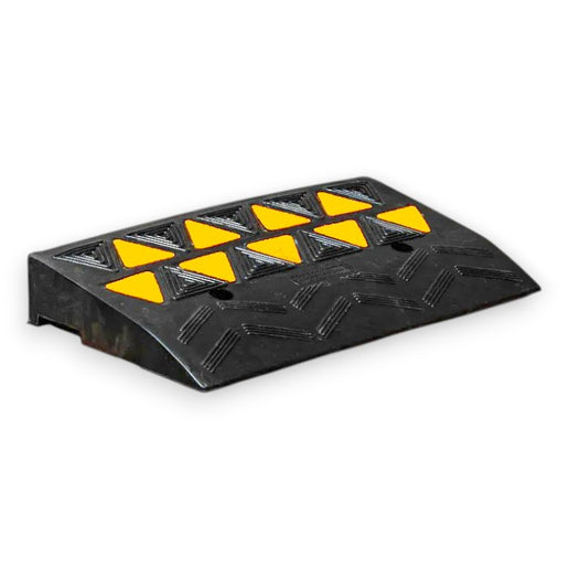 105mm Rubber Kerb Ramp – Heavy-Duty with Reflective Panels for Driveway ...