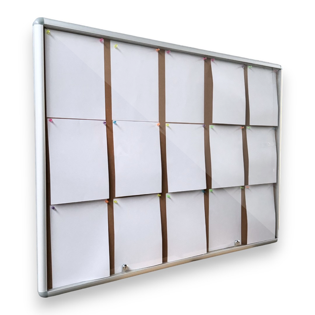 2. 15xA4 Lockable Notice Board